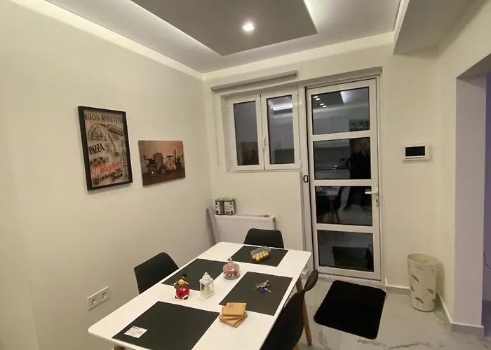 Alexandra Apartment